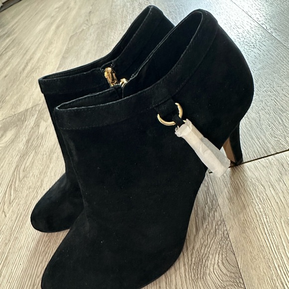 Vince Camuto Shoes - Vince Camuto Vecka Black Suede Heeled Bootie Size 9.5 M